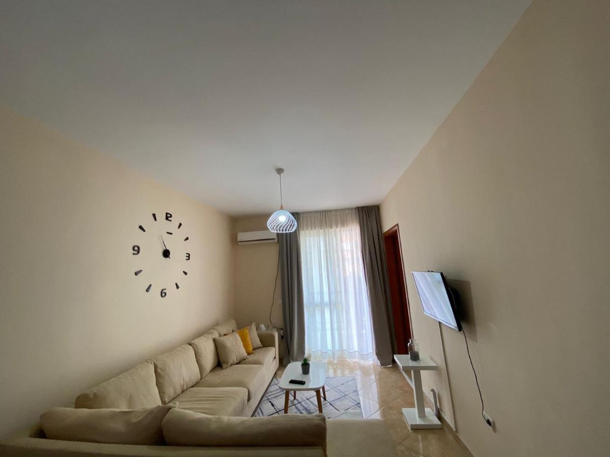 Chlo Apartment 2 Tirana Exteriör bild